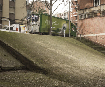 rob-jones-pole-jam-barcelona-skateboarding-danny-parker-photograph